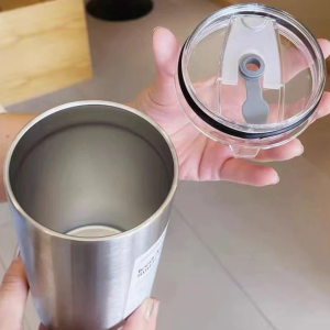 Cốc và nắp ly