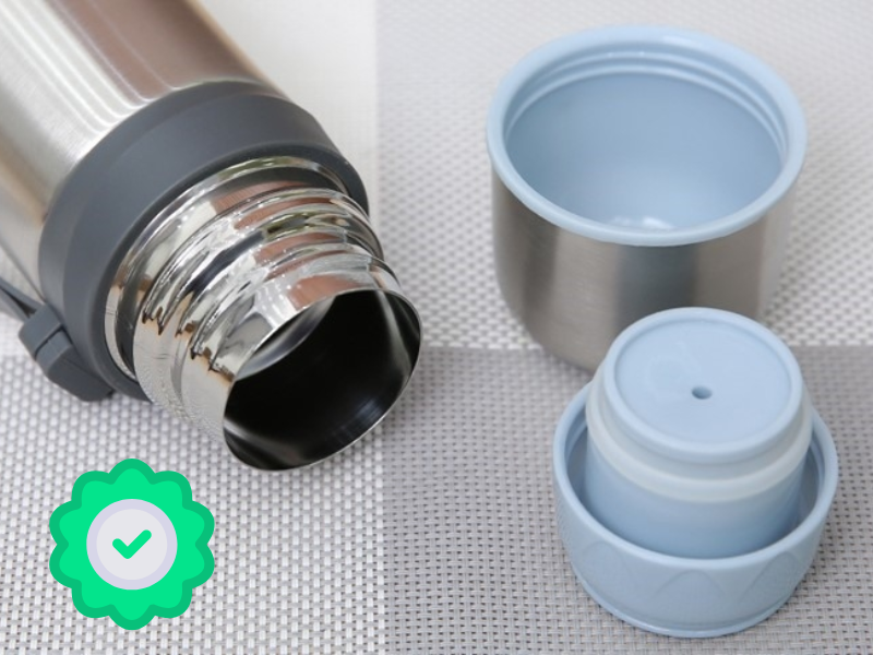 Bình giữ nhiệt mini 200ml phù hợp cho người thích sự gọn nhẹ nhưng vẫn muốn thưởng thức đồ uống nóng hoặc lạnh cả ngày.