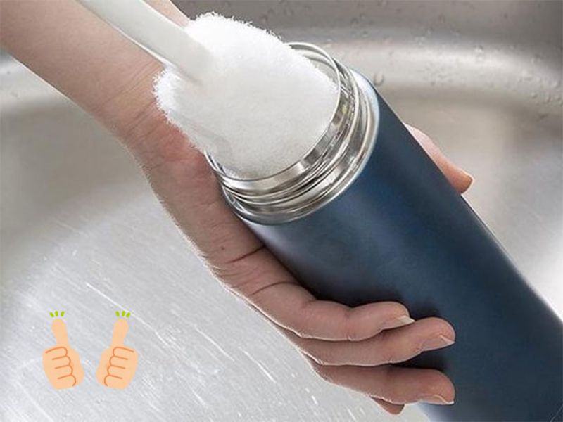 Hướng dẫn cách vệ sinh bình giữ nhiệt khi mới mua về bằng nguyên liệu dễ tìm, giúp bình sạch sâu và không còn mùi nhựa khó chịu.