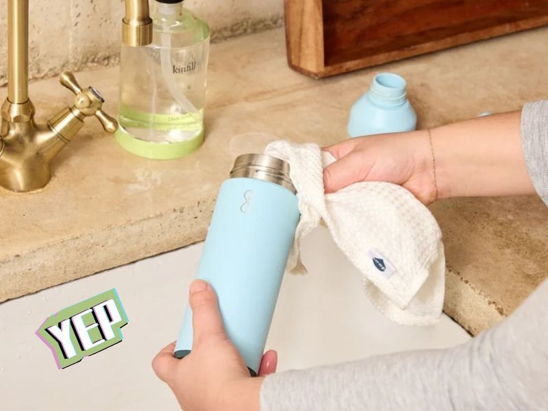 Bạn vừa mua bình giữ nhiệt mới? Tham khảo ngay cách vệ sinh bình giữ nhiệt mới mua để loại bỏ mùi hôi và vi khuẩn hiệu quả.