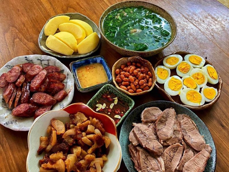 thuc-don-com-hop-mang-di-lam