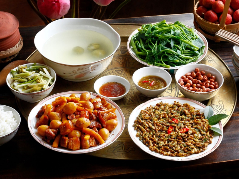 cach-su-dung-hop-com-giu-nhiet