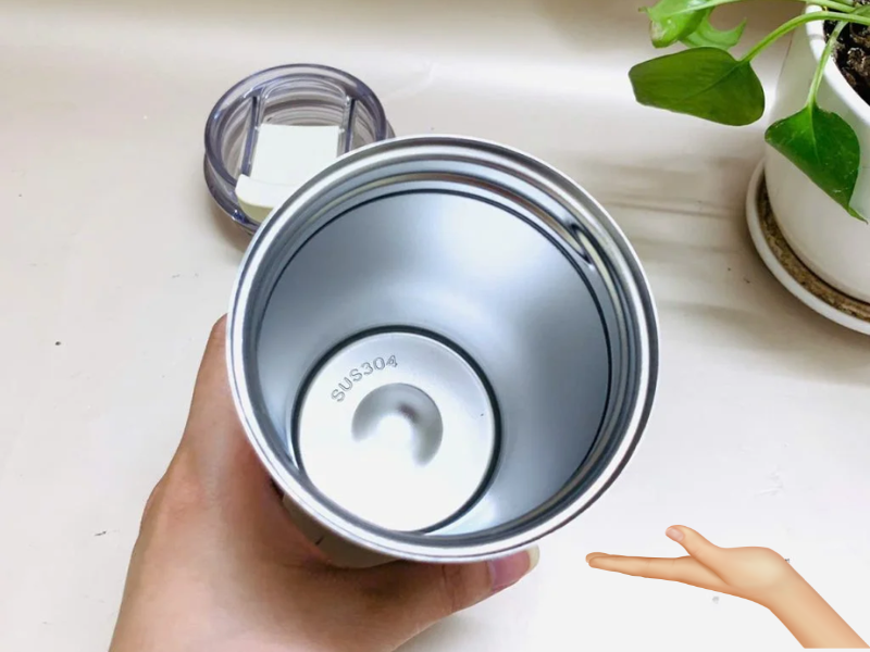 Cách kiểm tra ly giữ nhiệt chất lượng sẽ giúp bạn đánh giá chính xác hiệu quả giữ nóng, giữ lạnh trước khi sử dụng lâu dài.