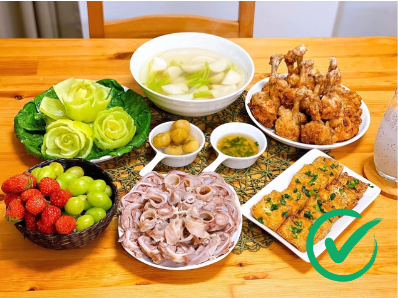 Bí quyết chuẩn bị hộp cơm mang đi làm giúp bữa trưa luôn thơm ngon, tiện lợi và đảm bảo an toàn vệ sinh thực phẩm.