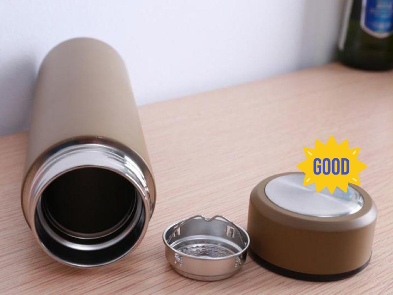 Chọn bình giữ nhiệt 800ml có nắp kín, chống tràn và dễ mang theo khi di chuyển.