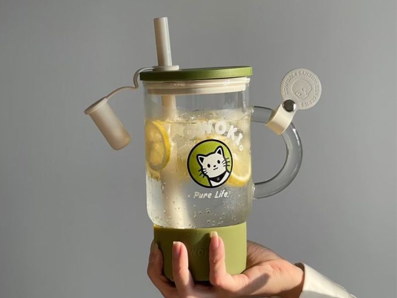 Bình giữ nhiệt bằng thủy tinh có tốt không với thiết kế nhỏ gọn, đẹp mắt và dễ mang theo.
