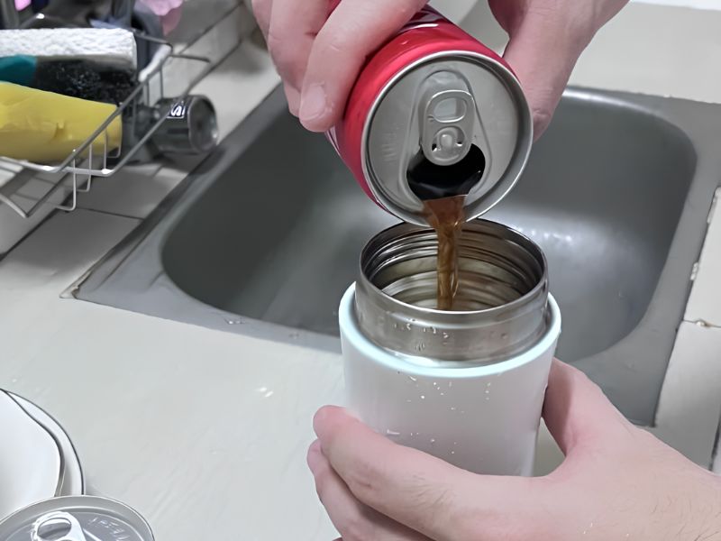 Không để nước ngọt có gas trong bình giữ nhiệt quá lâu để tránh ảnh hưởng đến chất lượng bình.