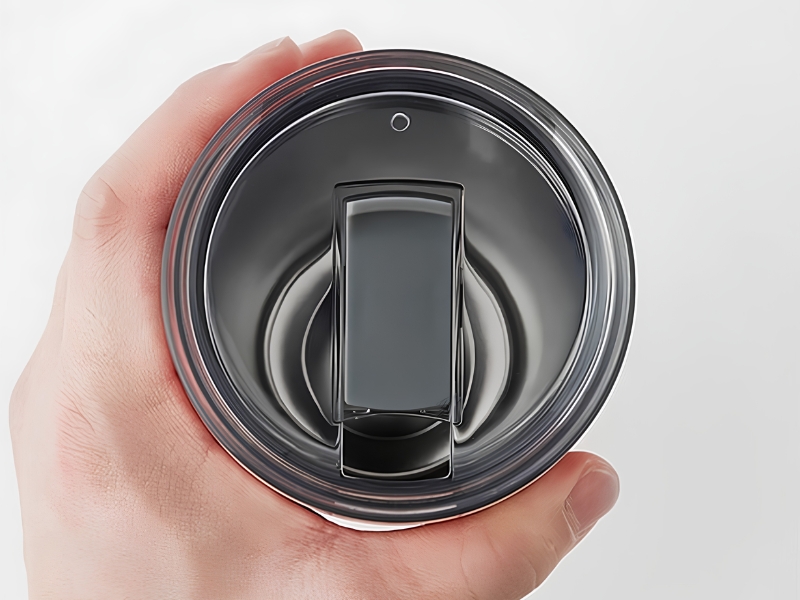 Vệ sinh nắp và ron silicon giúp loại bỏ vi khuẩn, cặn bẩn và mùi hôi trong bình giữ nhiệt.