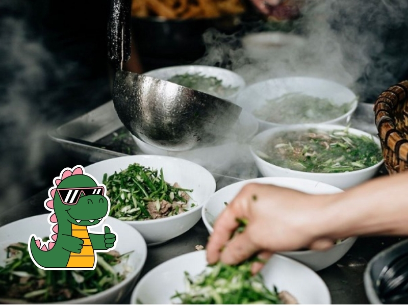 Hộp giữ nóng thức ăn có nhiều dung tích và kiểu dáng, đáp ứng nhu cầu mang cơm đi làm hoặc đi học.
