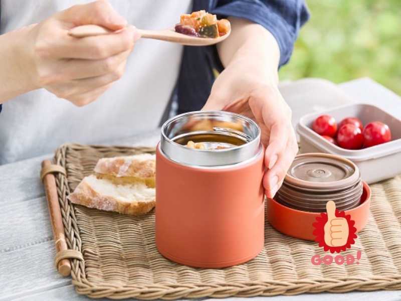 Hộp cơm giữ nhiệt giữ nóng được lâu nhờ thiết kế thông minh giúp bảo vệ hương vị món ăn trong nhiều giờ.