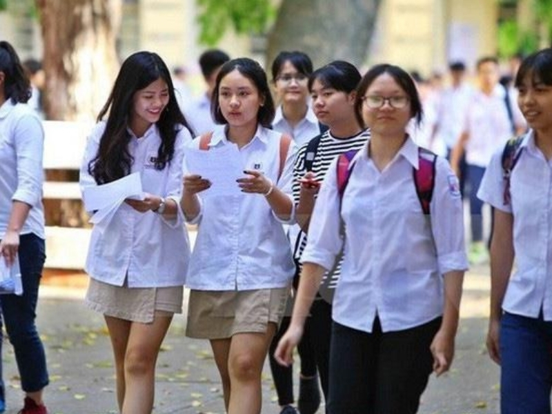 Tìm hiểu những công dụng của hộp cơm giữ nhiệt như chống tràn, giữ nhiệt lâu và dễ dàng mang theo.