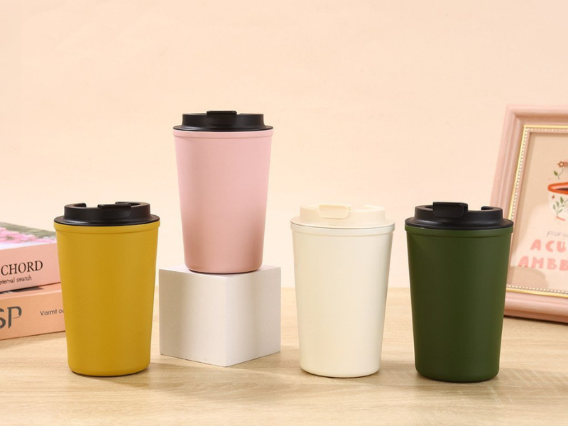 Ly giữ nhiệt 700ml mang đến trải nghiệm sử dụng tiện lợi với thiết kế chống tràn và khả năng giữ nhiệt lâu dài.