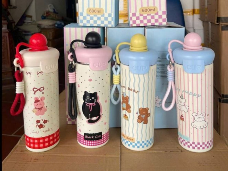 Ly giữ nhiệt có đựng nước đá được không là câu hỏi được nhiều người quan tâm khi sử dụng ly cho đồ uống hằng ngày.