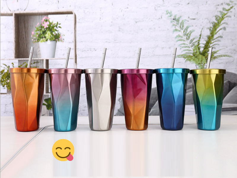 Ly giữ nhiệt lớn giúp bảo quản đồ uống ở nhiệt độ mong muốn trong thời gian dài, đáp ứng nhu cầu sử dụng liên tục.