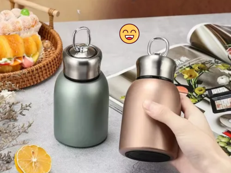 Ly giữ nhiệt mini giúp giữ trọn hương vị đồ uống, dễ cầm nắm và không chiếm nhiều diện tích trong balo hay túi xách.