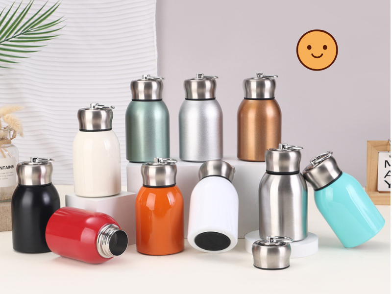 Chọn ly giữ nhiệt mini phù hợp để mang theo cà phê, trà hoặc nước lọc, giúp duy trì nhiệt độ đồ uống trong nhiều giờ.