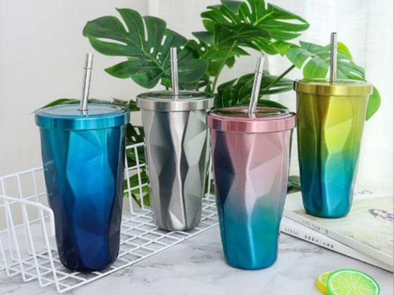 Tìm hiểu ly giữ nhiệt xịn với nhiều mẫu mã, dung tích và tính năng tiện lợi, đáp ứng đa dạng nhu cầu sử dụng hằng ngày.