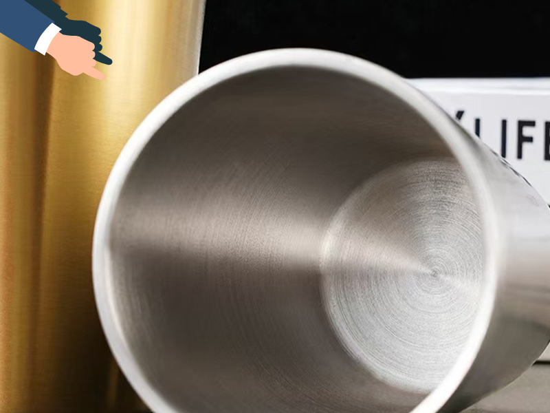 Khám phá các mẫu ly uống nước giữ nhiệt với thiết kế hiện đại, chất liệu inox an toàn và khả năng giữ nhiệt vượt trội.