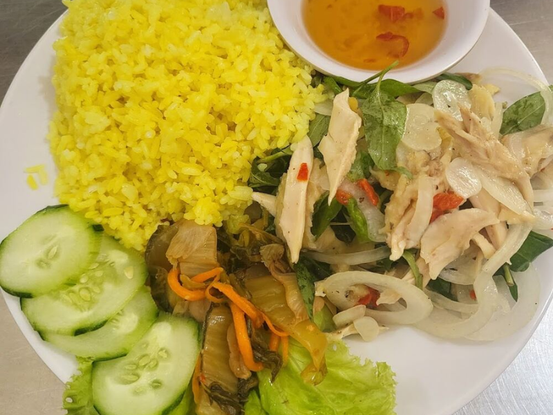 thuc-pham-giu-nong-lau-trong-hop-com-giu-nhiet