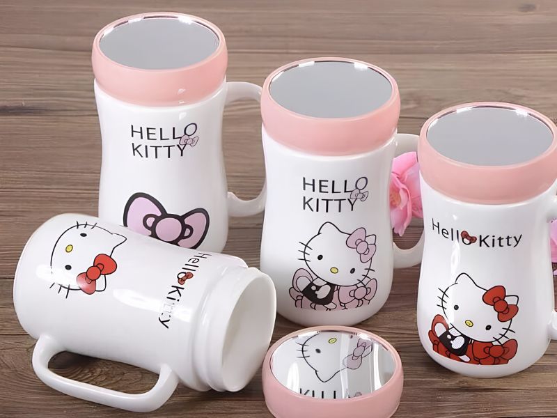 Các mẫu bình màu trắng hồng với thiết kế đáng yêu
