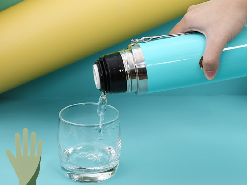 Cách khử mùi ly giữ nhiệt hiệu quả cần chú ý cả thân ly, nắp và ron silicon để loại bỏ mùi bám ở những vị trí khó vệ sinh.