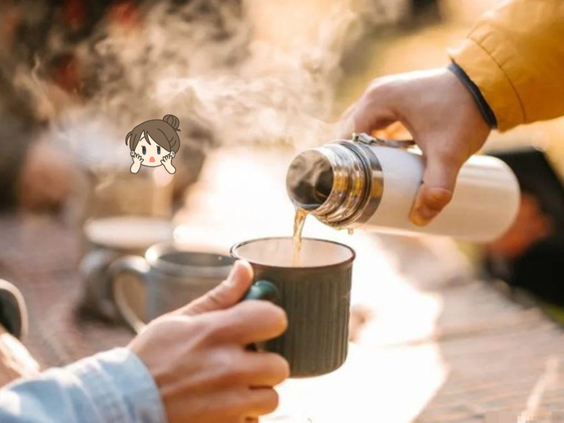 Khám phá cách làm sạch ly giữ nhiệt mới mua để loại bỏ mùi khó chịu, giúp ly thơm sạch và bảo quản đồ uống tốt hơn.
