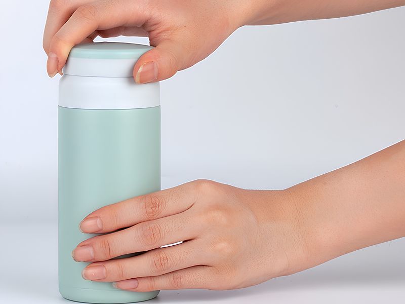 Cách ủ bình giữ nhiệt bằng nước nóng