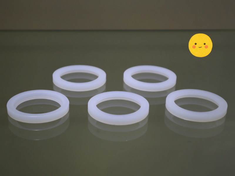 Cách vệ sinh ron silicon ly giữ nhiệt thường xuyên giúp hạn chế cặn bẩn tích tụ, bảo vệ chất lượng ron và tăng độ bền sản phẩm.