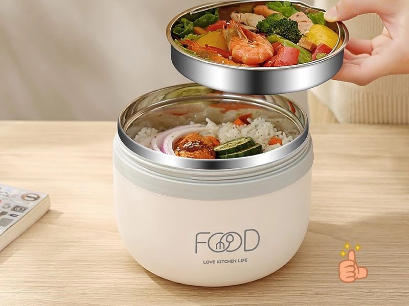 Khám phá cách xếp thức ăn vào hộp cơm giữ nhiệt để bữa trưa vừa đẹp mắt vừa thuận tiện khi thưởng thức.