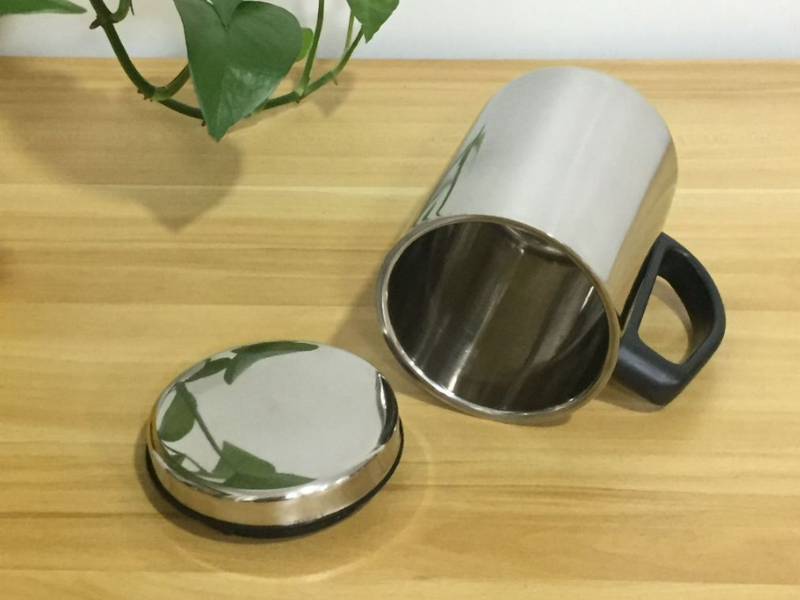 Khám phá ly giữ nhiệt giữ nóng/lạnh được bao lâu để lựa chọn sản phẩm phù hợp với nhu cầu mang theo cà phê, trà hoặc nước lạnh.