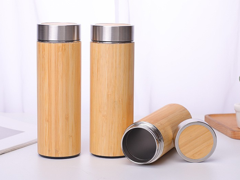 Ly giữ nhiệt gốm mang đến sự kết hợp giữa tính thẩm mỹ và hiệu quả giữ nhiệt, phù hợp sử dụng tại nhà, văn phòng hoặc khi di chuyển.