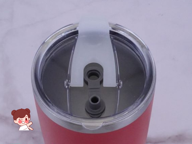 Tìm hiểu ly giữ nhiệt mới mua có mùi phải làm sao để loại bỏ mùi lạ, vệ sinh đúng cách và giữ hương vị đồ uống thơm ngon hơn.