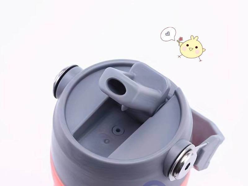 Khám phá ly giữ nhiệt nắp bật và nắp vặn để lựa chọn sản phẩm phù hợp với thói quen sử dụng và nhu cầu mang theo hằng ngày.