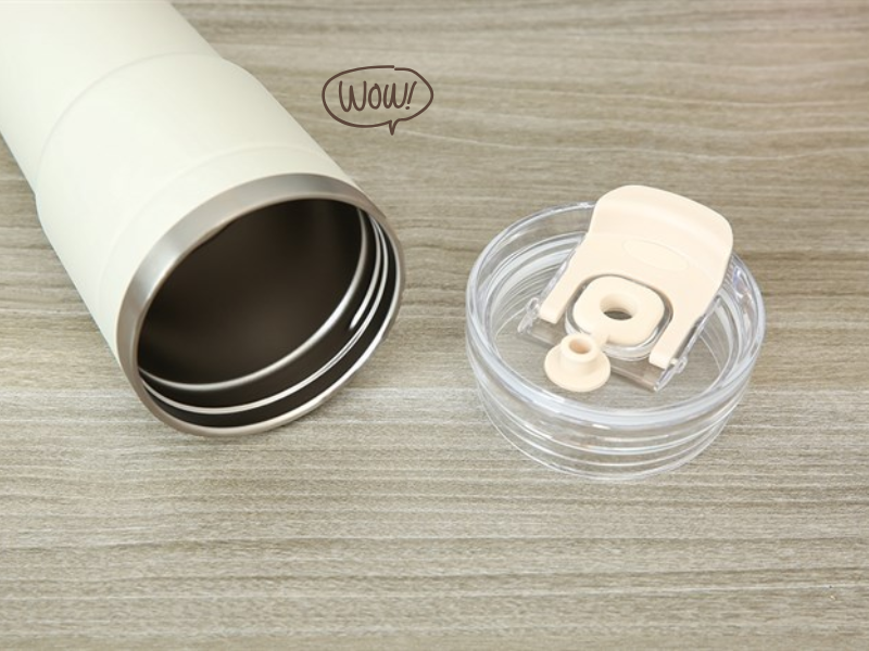 Khám phá ly giữ nhiệt titan và inox để lựa chọn chất liệu phù hợp khi mang theo cà phê, trà, nước lạnh hoặc đồ uống yêu thích.