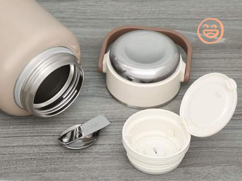 Ly giữ nhiệt titan và inox đều là lựa chọn phổ biến, phù hợp cho học tập, làm việc, tập luyện và mang theo khi di chuyển.