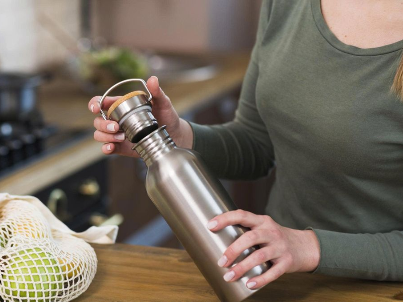 Nước có ga có nên đựng trong ly giữ nhiệt lâu không? Khám phá những lưu ý về thời gian bảo quản, áp suất và chất liệu để sử dụng ly phù hợp