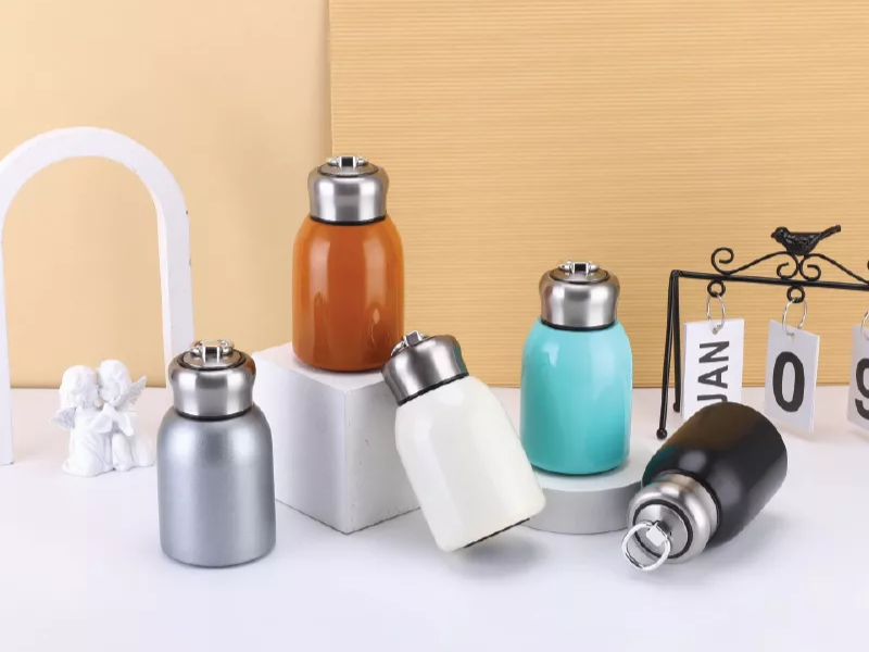 Ly giữ nhiệt inox được sử dụng phổ biến nhờ độ bền cao và khả năng chống ăn mòn tốt. Cùng tìm hiểu chất liệu inox có phù hợp để đựng đồ uống hay không