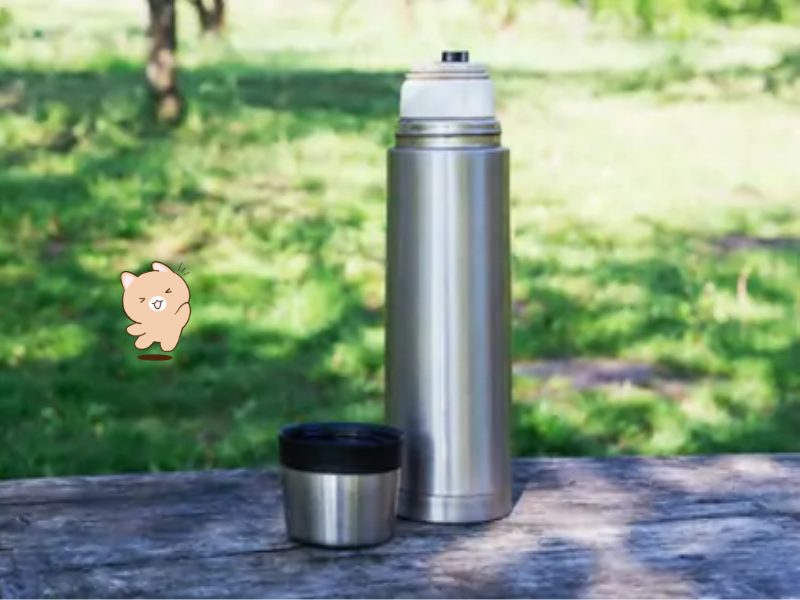 Vì sao ly giữ nhiệt giữ nhiệt được lâu? Cùng tìm hiểu cách lớp chân không, inox và nắp kín phối hợp để hạn chế truyền nhiệt ra môi trường bên ngoài