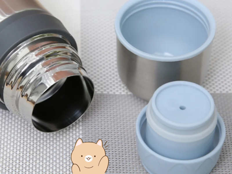 Ly giữ nhiệt có khả năng duy trì nhiệt độ lâu nhờ thiết kế đặc biệt giúp giảm quá trình truyền nhiệt, phù hợp sử dụng cho cả đồ uống nóng và lạnh